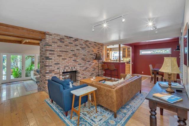 Solana Beach, CA 92075,406 N Acacia Avenue