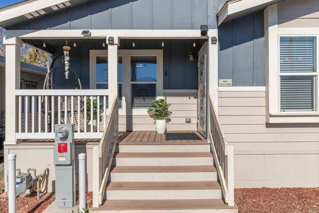 Escondido, CA 92027,2700 E Valley Parkway #64