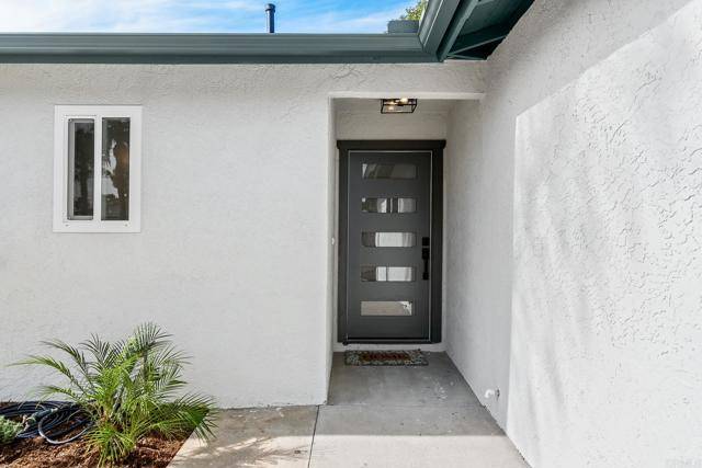 Oceanside, CA 92057,4947 Luna Drive