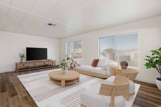 Vista, CA 92081,2130 Sunset Drive #55