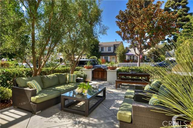 Corona Del Mar (newport Beach), CA 92625,616 Marigold Avenue #2
