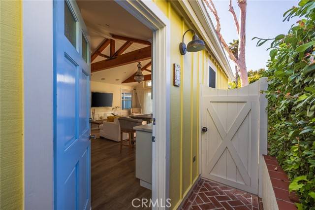 Laguna Beach, CA 92651,385 Mermaid Street