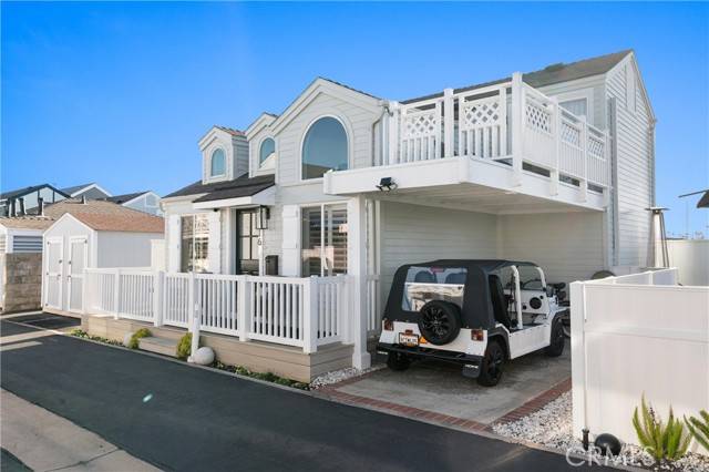 Newport Beach, CA 92663,16 Cabrillo Street