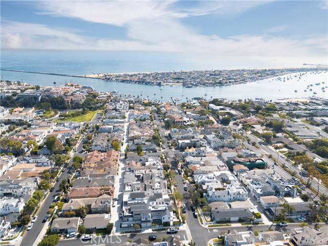 Corona Del Mar (newport Beach), CA 92625,513 Acacia