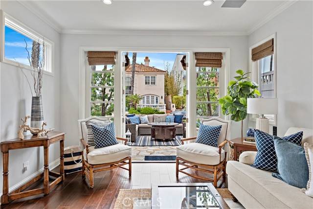 Corona Del Mar (newport Beach), CA 92625,315 Goldenrod Avenue