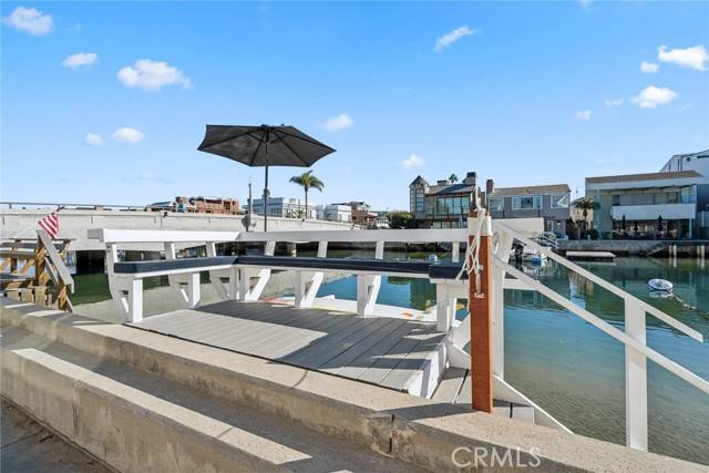 Newport Beach, CA 92662,125 Grand Canal