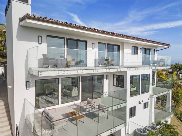 Laguna Beach, CA 92651,723 Balboa Avenue