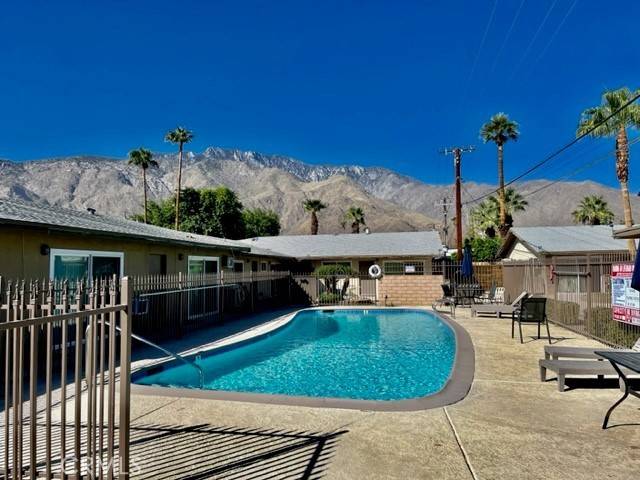 Palm Springs, CA 92262,686 E Cottonwood Road #7