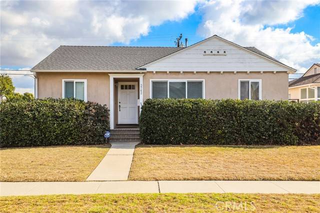 Long Beach, CA 90808,3762 Senasac Avenue