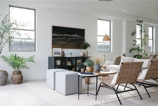 Newport Beach, CA 92663,2230 Newport Boulevard #301