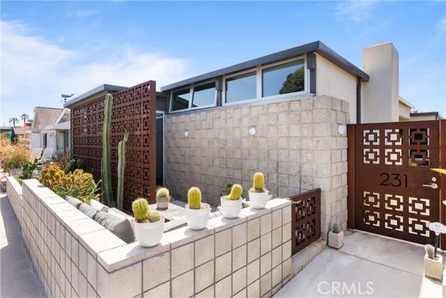 Newport Beach, CA 92663,231 61st Street