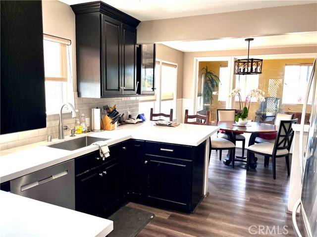 North Hollywood (los Angeles), CA 91601,10443 Magnolia Boulevard