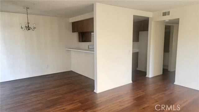 Buena Park, CA 90621,5882 Western Avenue