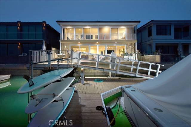 Newport Beach, CA 92660,29 Linda