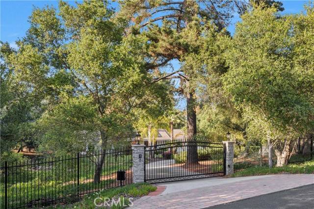 Escondido, CA 92026,10136 Rancho Roble Road
