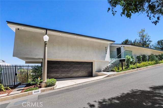 Beverly Hills, CA 90210,9336 Lloydcrest Drive