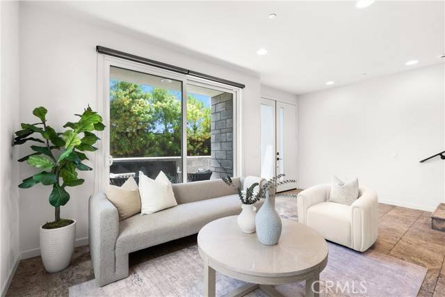 Costa Mesa, CA 92627,645 Channel Way