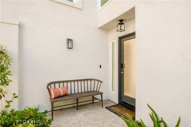 Newport Beach, CA 92660,417 Vista Suerte