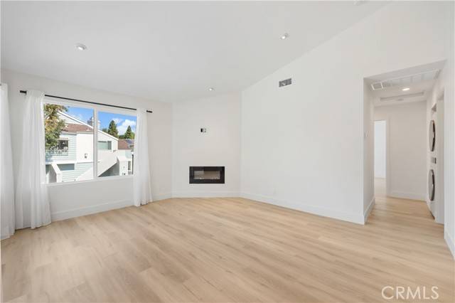 Irvine, CA 92606,309 Deerfield #5
