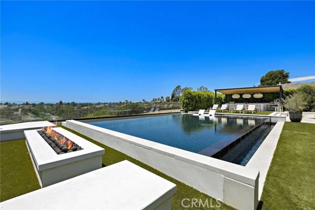 Yorba Linda, CA 92886,6041 Saddletree Lane