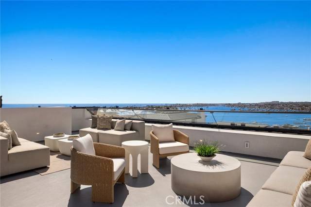 Corona Del Mar (newport Beach), CA 92625,220 Carnation Ave.