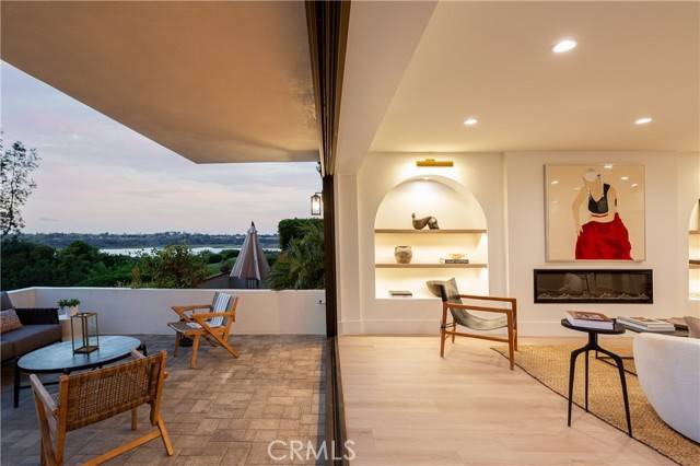 Newport Beach, CA 92660,412 Vista Grande