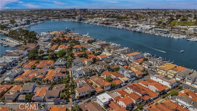 Newport Beach, CA 92663,211 Via Dijon
