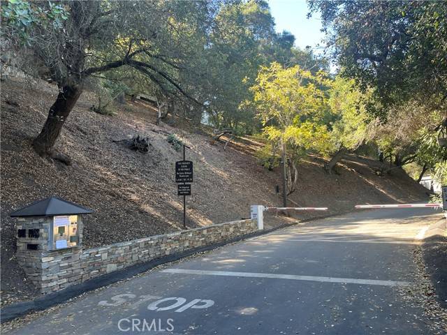 Beverly Hills, CA 90210,9625 Oak Pass Road