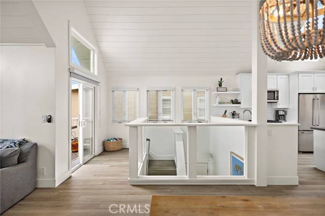 Newport Beach, CA 92663,207 40th Street #2