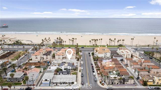 Huntington Beach, CA 92648,114 10th #C