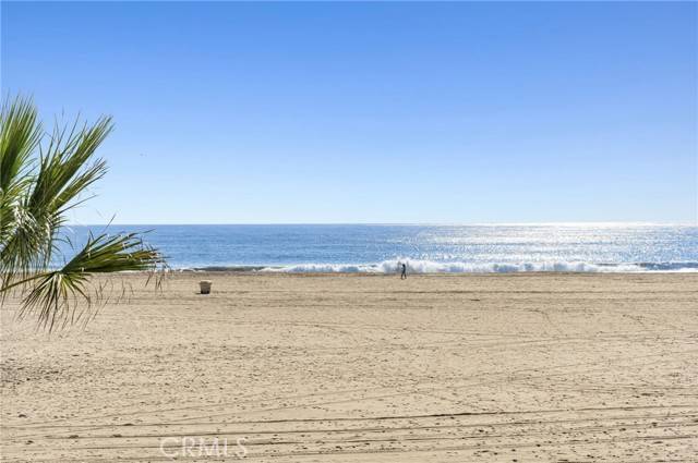 Newport Beach, CA 92663,1510 W Oceanfront