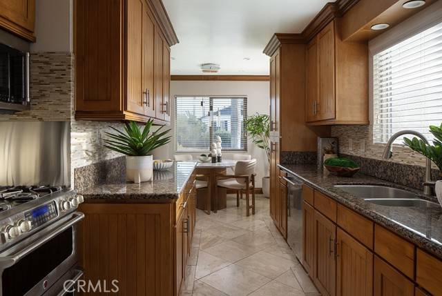 Newport Beach, CA 92663,401 Holmwood