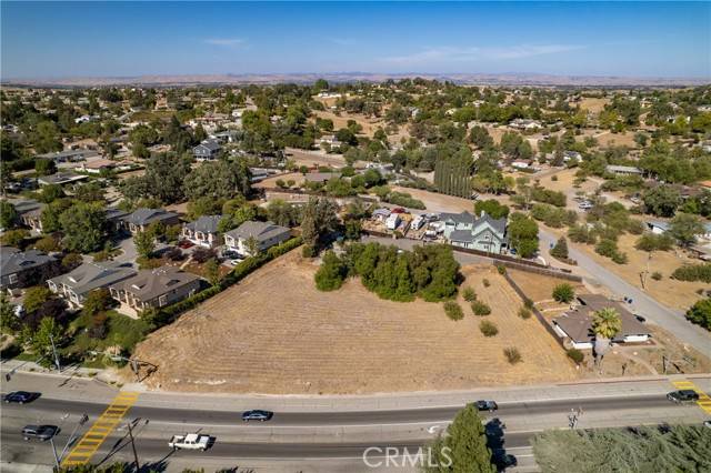 Paso Robles, CA 93446,845 Creston Road