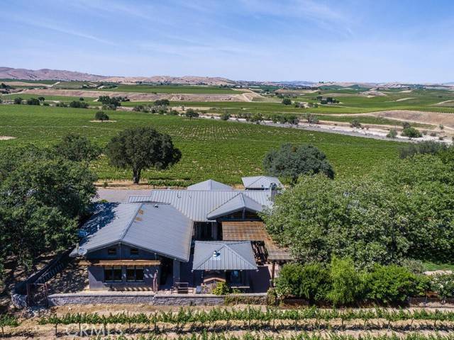 Paso Robles, CA 93446,7790 Airport Road