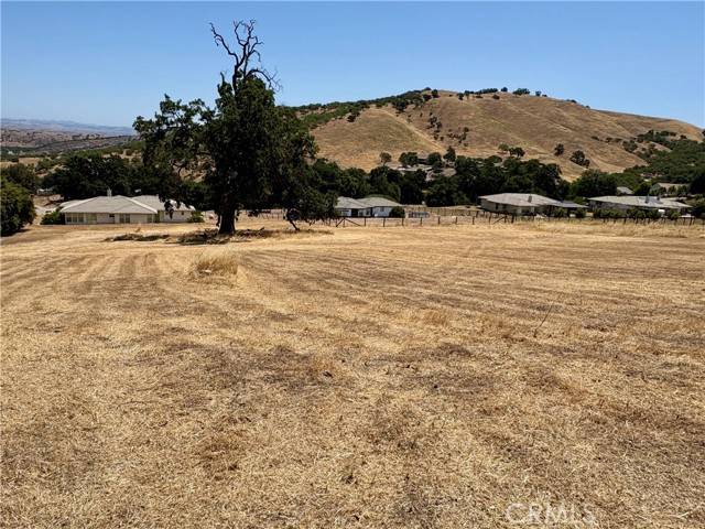 Paso Robles, CA 93446,9886 Steelhead Road