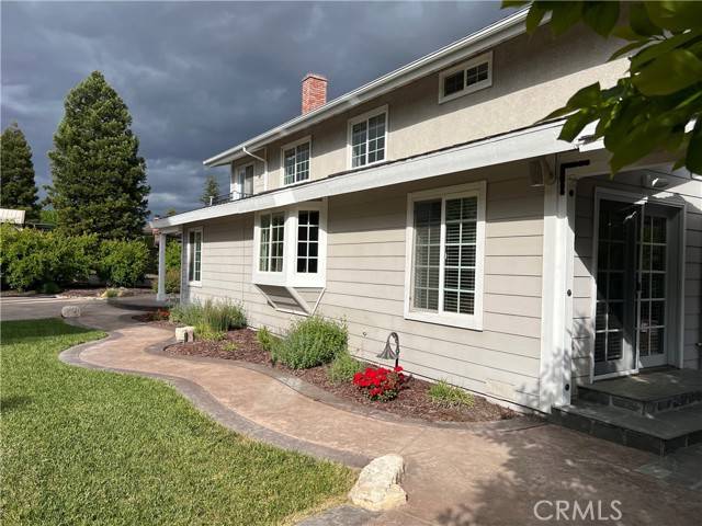 Paso Robles, CA 93446,833 Rolling Hills Road