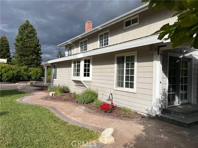 Paso Robles, CA 93446,833 Rolling Hills Road