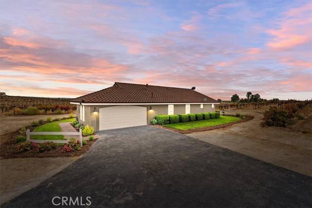 San Miguel, CA 93451,8375 Magdalena Drive