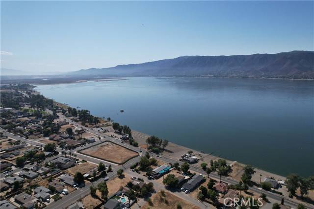 Lake Elsinore, CA 92530,3 Hill Avenue