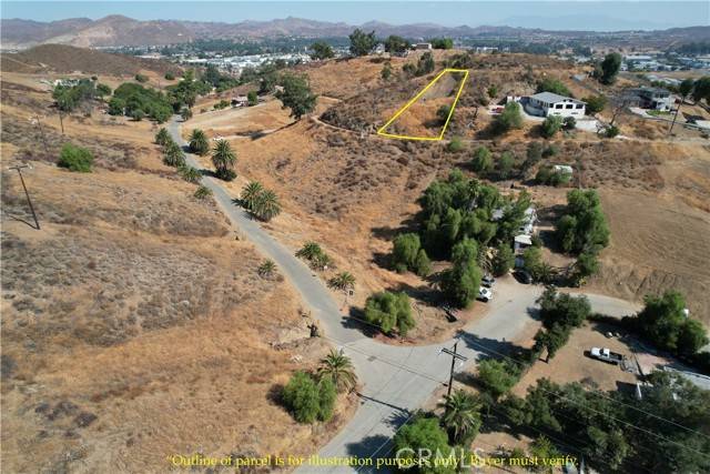 Lake Elsinore, CA 92530,3 Hill Avenue