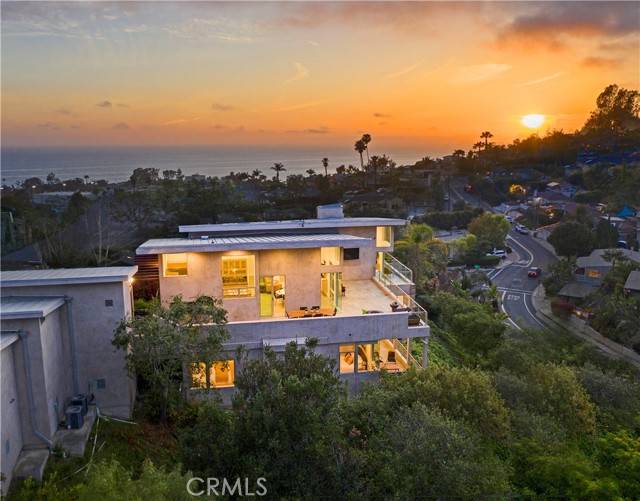 Laguna Beach, CA 92651,533 Temple Hills Drive