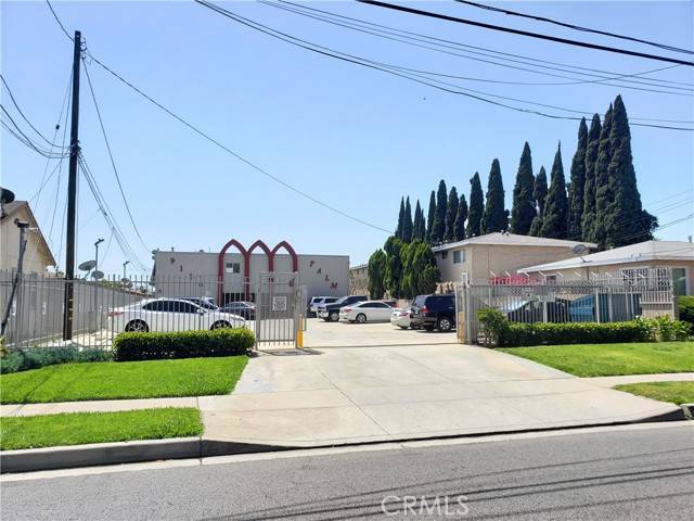 Bellflower, CA 90706,9116 Palm Street