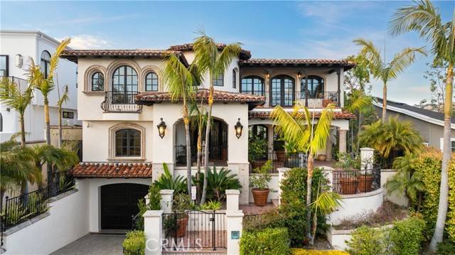 Corona Del Mar (newport Beach), CA 92625,445 Isabella