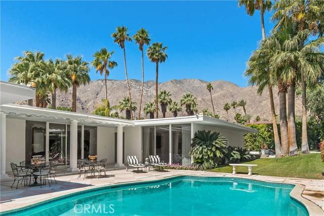 Palm Springs, CA 92262,466 Camino Sur