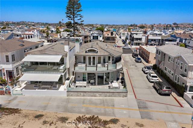 Newport Beach, CA 92661,126 East Oceanfront