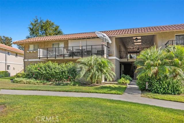 Laguna Woods, CA 92637,2250 Via Mariposa #B