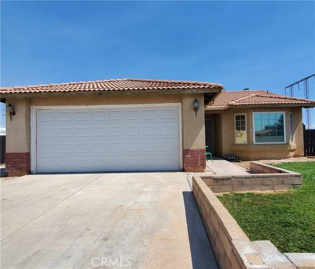 Hesperia, CA 92345,6743 Banyan Avenue