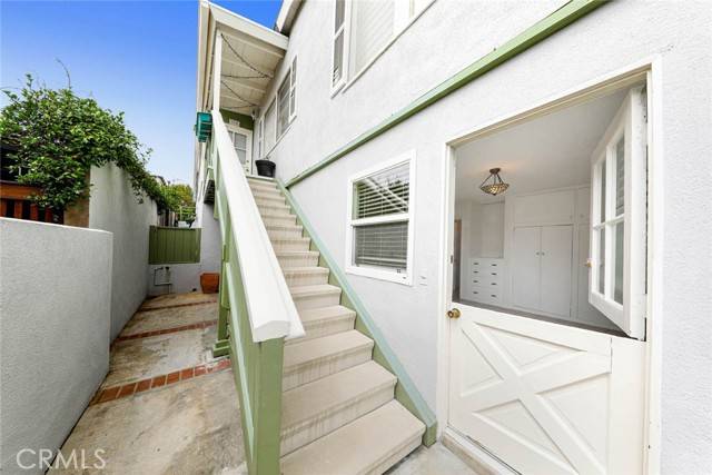 Laguna Beach, CA 92651,296 La Brea Street