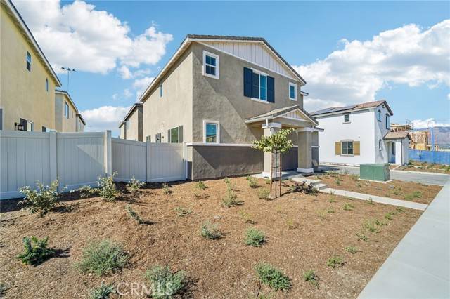 Redlands, CA 92374,2071 Bergamot Street