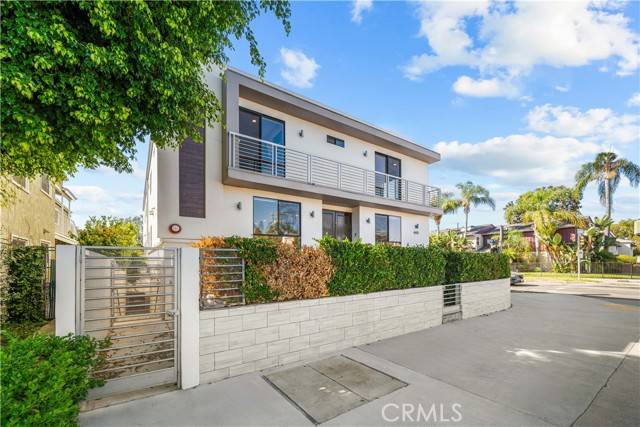 Sherman Oaks, CA 91423,4485 Hazeltine Avenue #1